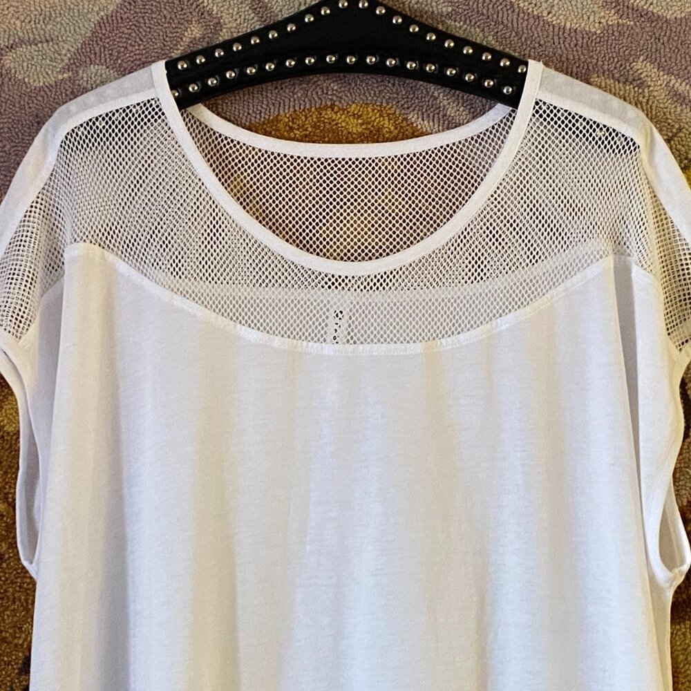 NEW Fabletics Dijon Sz 2XL Womens Knit/Mesh Top T-Shirt White - Picture 2 of 9